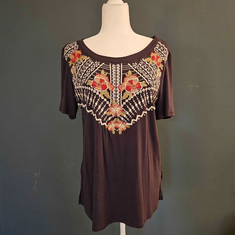Jodifl Gray Top with Floral Embroidery, Size Medium